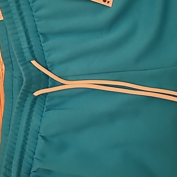 SPORTS ILLUSTRATED WOMEN'S BLUE SHORTS ELASTIC WAISTBAND SIZE MEDIUM - Picture 4 of 10